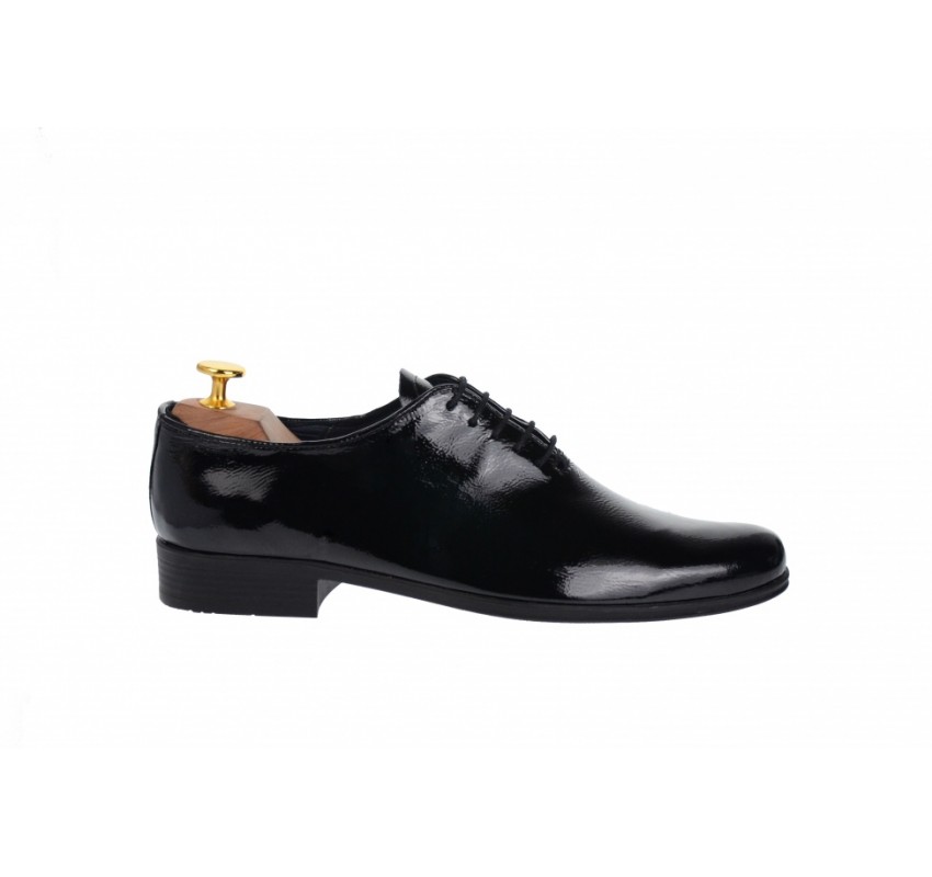 Oferta marimea 40 - Pantofi barbati eleganti din piele naturala cu aspect sifonat, negru lac - LPMOD1SLAC